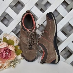 L.L. Bean BeanSport Suede Casual Lace Up Shoe Style 293352 Size 8.5